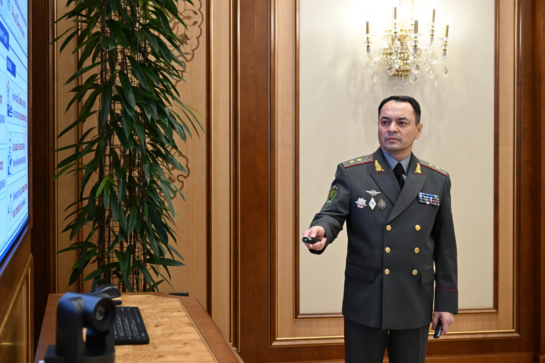 President Mirziyoyev signs decree raising salaries