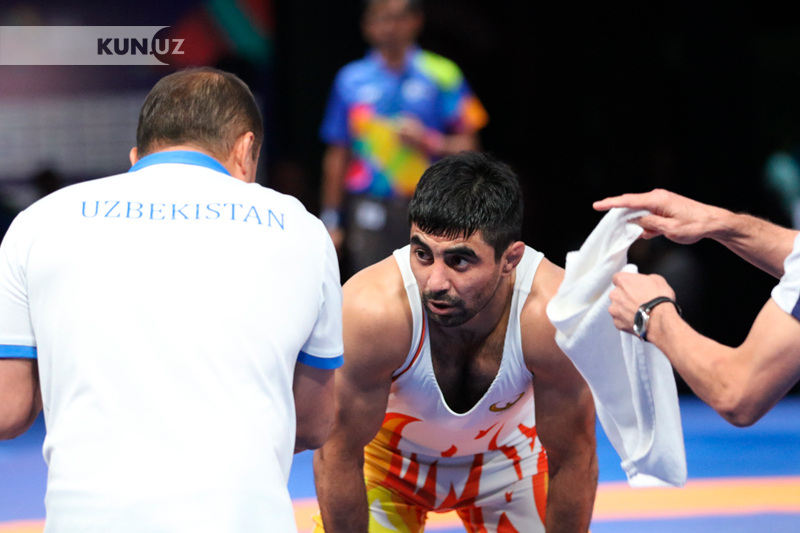 Eng mashhur yosh porno yulduzlar Anal tunnelli külotlar