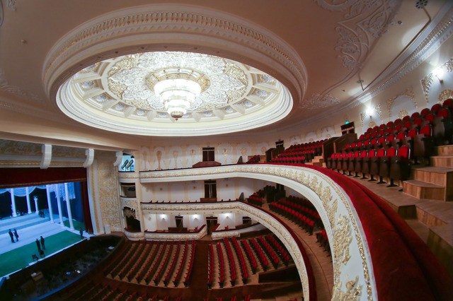 Yalangoch ayollar Oshxonada paypoq ichida porno