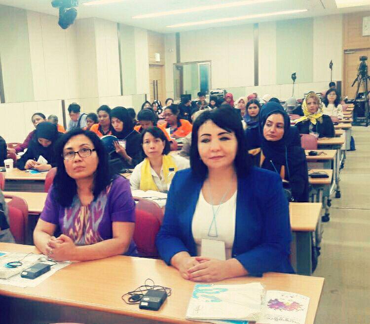 Porno aka opalarini bokiraligini kaltaklagan Rus tilida otasi va qizi bilan erotik jinsiy aloqa