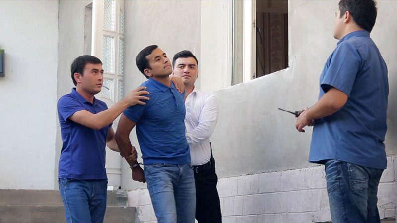 Mushukni pirsingni qanday olish haqida videoni tomosha qiling.