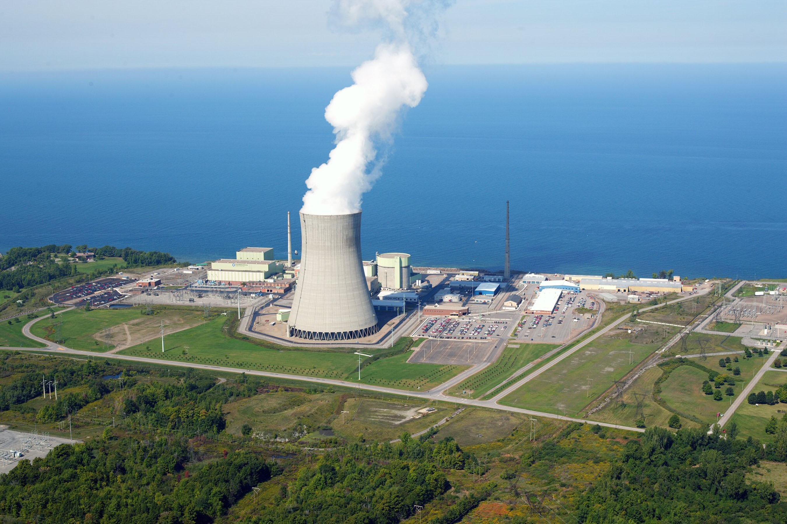 Атомная электростанция картинки. Nuclear Power Plant. Вестингауз АЭС. АЭС Эль-Дабаа. АЭС Какрапар.