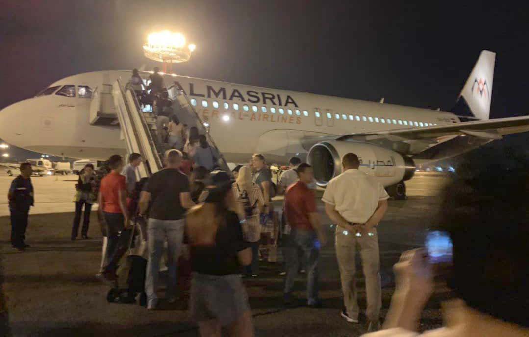 Летают ли самолеты в египет сейчас. Шарм Эль Шейх с самолета. Аэропорт шармаль Шейх. Ил 86 Шарм Эль Шейх. Египет аэропорт Шарм Эль Шейх пассажиры.