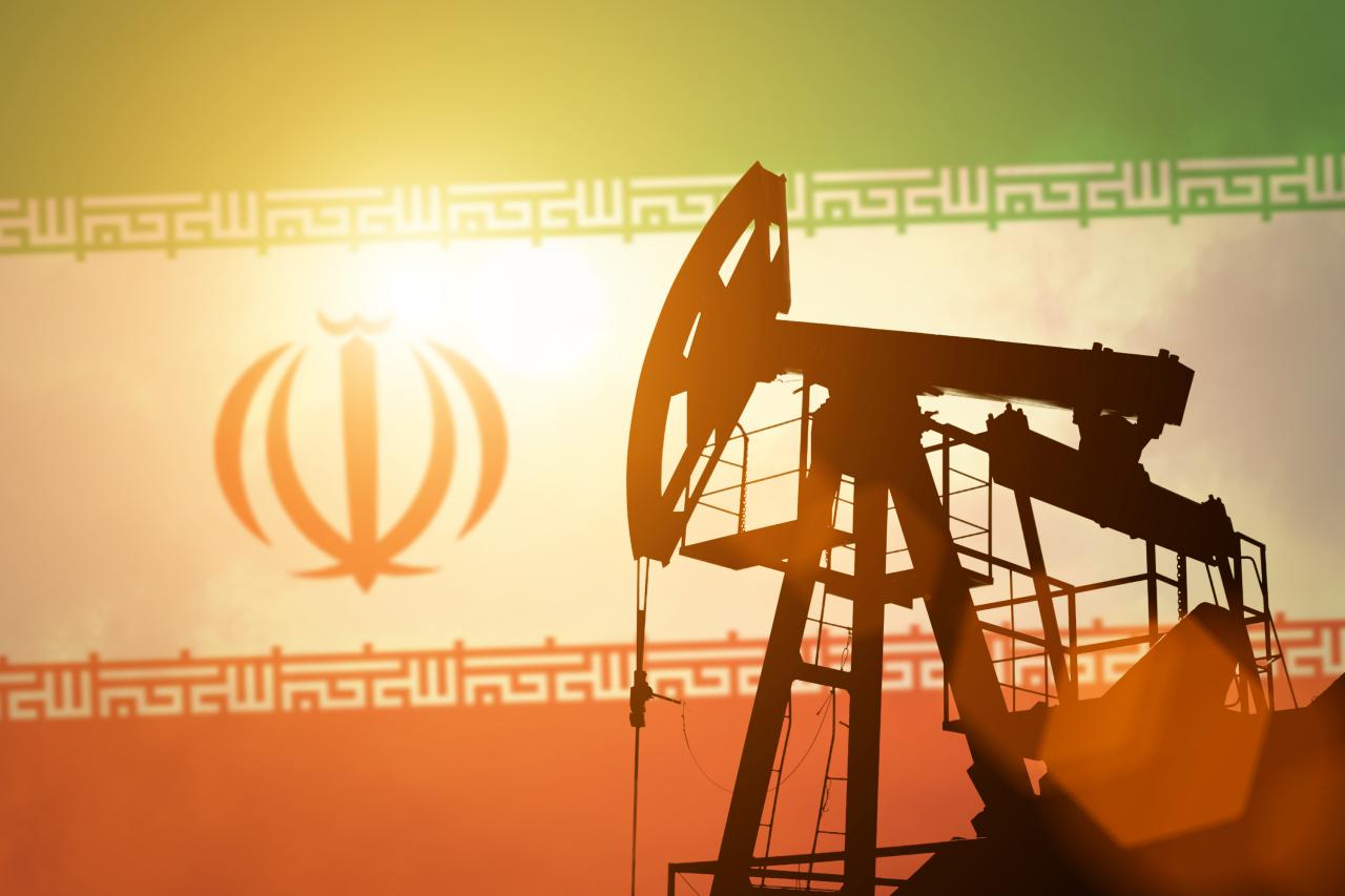АҚШ Эроннинг нефть санкцияларидан йўқотишларини 50 млрд долларга баҳолади