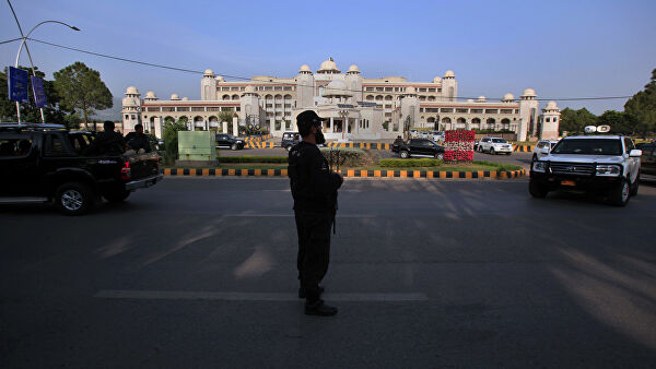 Покистон Жамму ва Кашмирнинг алоҳида мақоми бекор қилинганлигига жавоб қайтаради