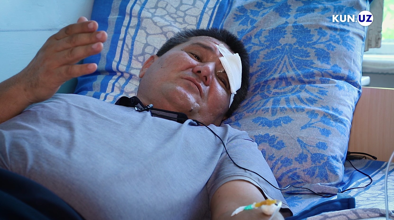 Qizil sochli qiz yalangoch