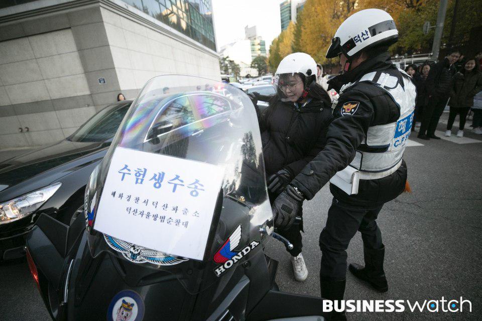 Юзлаб авиарейслар вақти ўзгарди, юк машиналари ҳаракати тўхтатилди – Кореяда имтиҳон куни қандай ўтди?