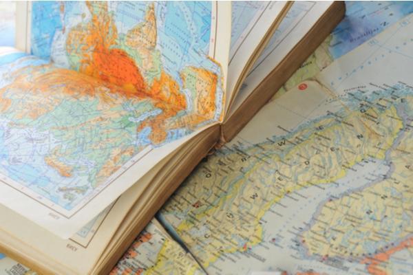 История с географией, или как решить проблему с нехваткой атласов и карт вшколах?