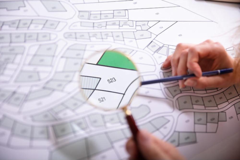 Mishel Mercier yalangoch video Xizmatkorlarni tayoq bilan urish