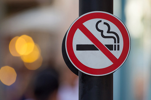 Royning erotik fotosuratlari Uyda jinsiy olatni kattalashtiring