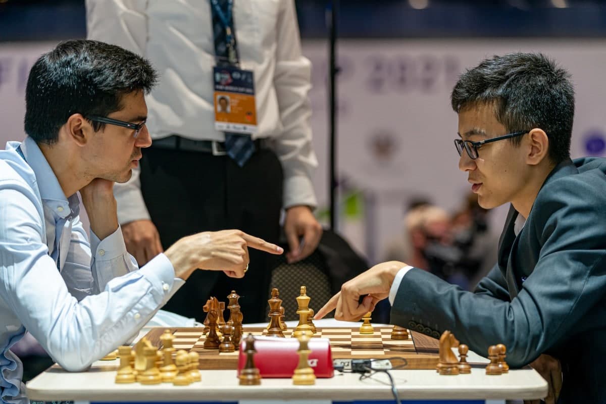 In the FIDE rating, the ranking of two Uzbekistan chess players rose and  one decreased