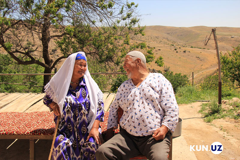 Yalangoch Kristina Mironova Anjelika Volskaya jinsiy aloqa