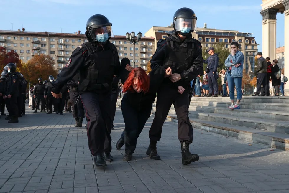 Протесты против мобилизации в москве. Протесты в питере. Силовые структуры. Протесты в москве. Протесты в питере.