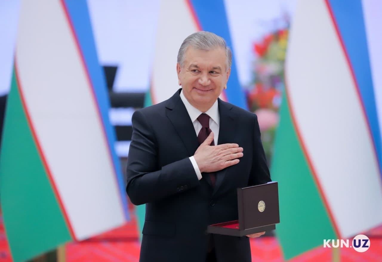 Shavkat Mirziyoyev 8 mart – Xalqaro xotin-qizlar kuni munosabati bilan bir  guruh ayollarni mukofotladi