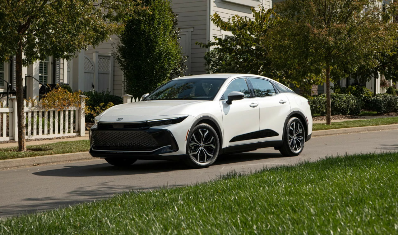Dunyodagi birinchi uchar avtomobil, Toyota Crown 2024 va uchuvchisiz yuk samolyotlari – hafta texnodayjesti