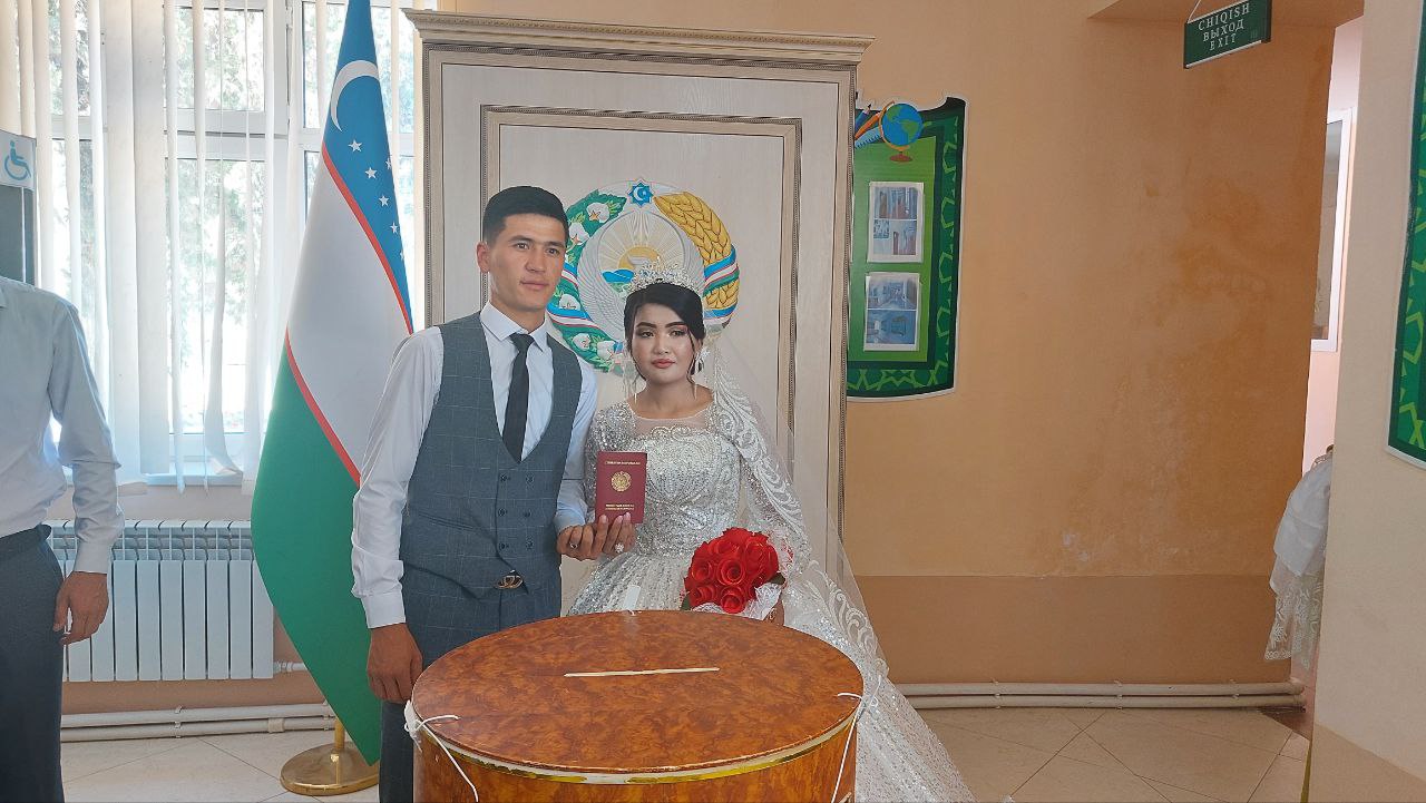 Foto Saylovda Ishtirok Etgan Kelin kuyovlar