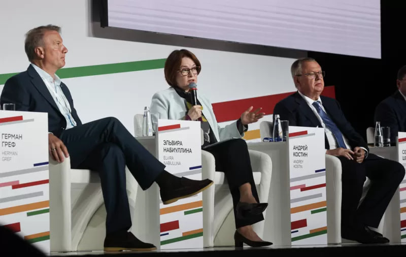 Курс российского рубля падает день ото дня: в чем причина и когда может остановить падение? 1