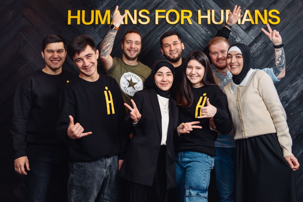 «Появились не просто друзья, а родные, здесь — вторая семья»: один день ...