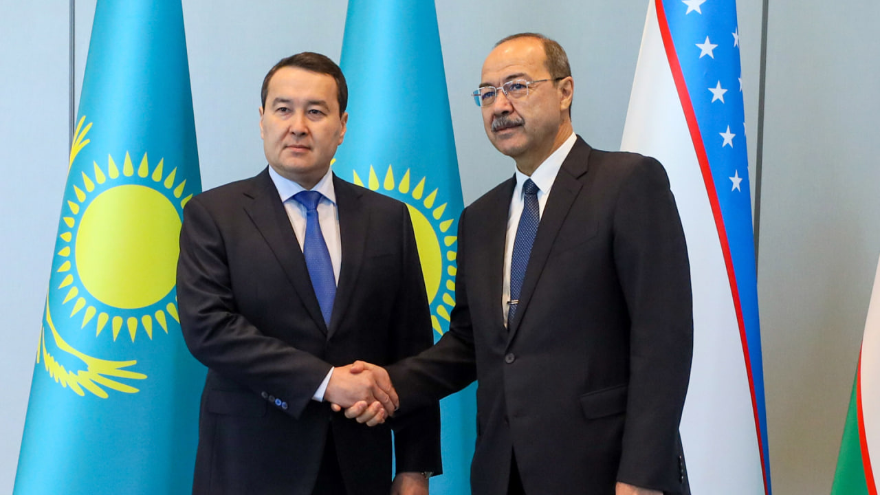 Abdulla Aripov and Alikhan Smailov held talks in Tashkent