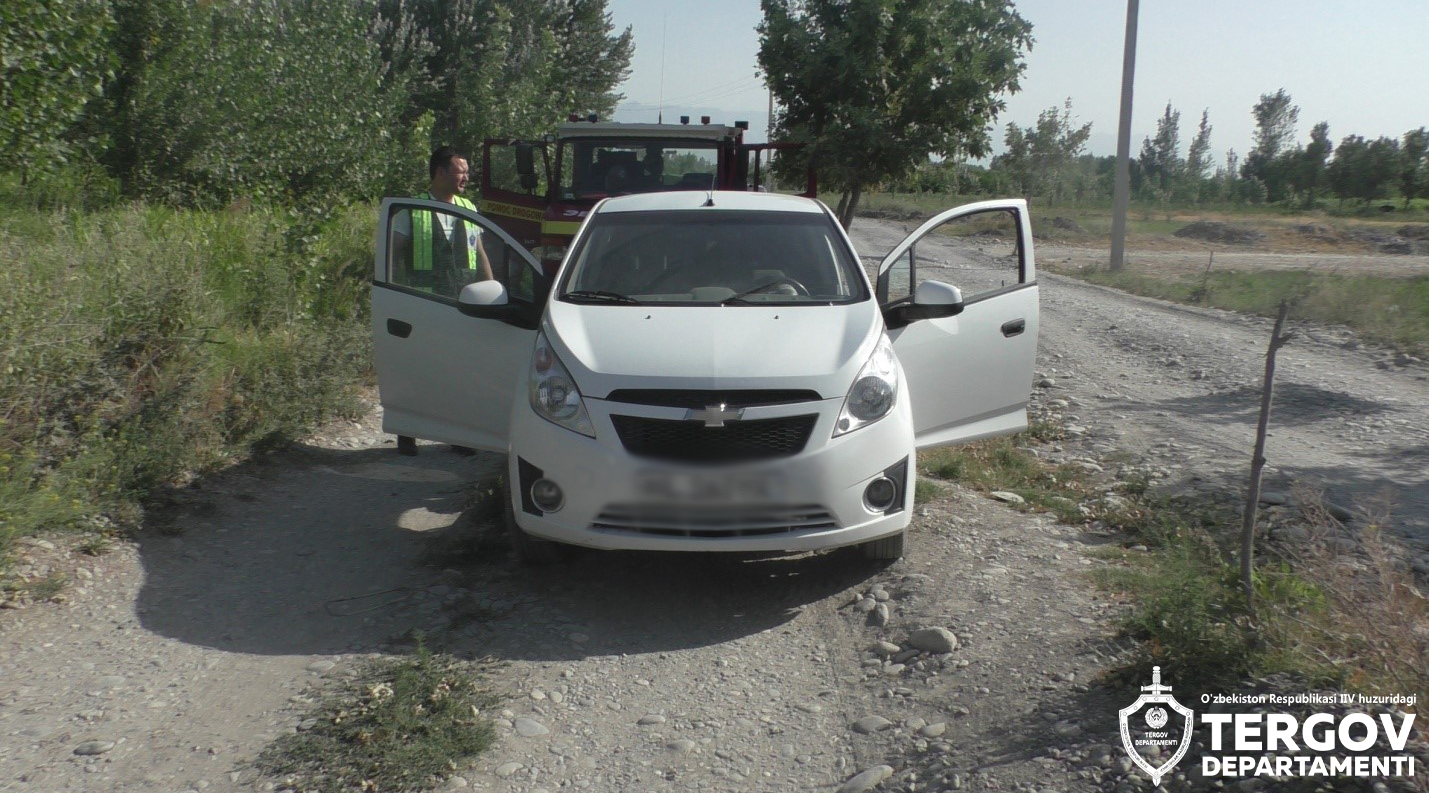 В Самаркандской области девушка угнала автомобиль 71-летнего пенсионера