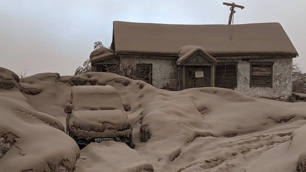 На Камчатке началось мощное извержение вулкана