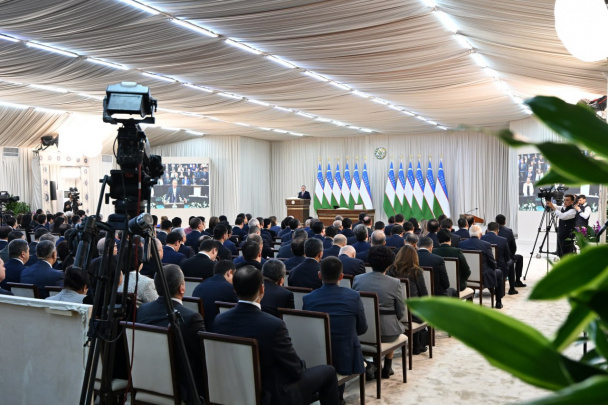 Mushuk porno modelni sikadi