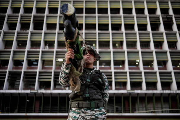 Yetuk gey porno jinsiy aloqa