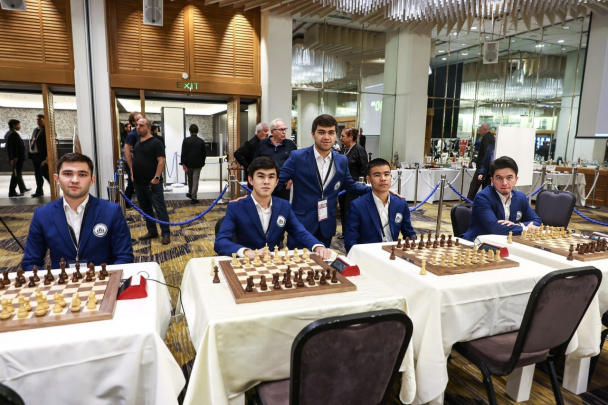 Chess.com - Happy 18th birthday to Nodirbek Abdusattorov! 🎉🎉 He is the  youngest player ever to win the World Rapid Championship, and continued his  tournament success with a brilliant team gold for