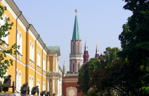 Никольская башня московского кремля фото File:Mosca-Piazza Rossa  Wikimedia Commons