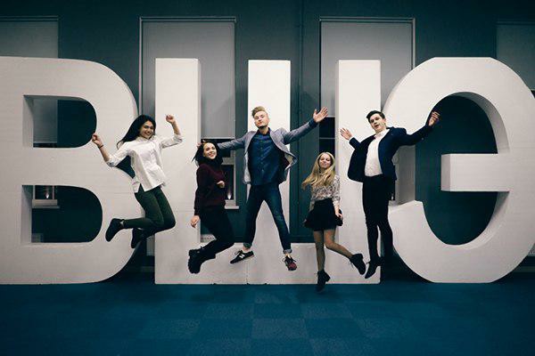 Orta yoshli ayollarning XXX fotosuratlari